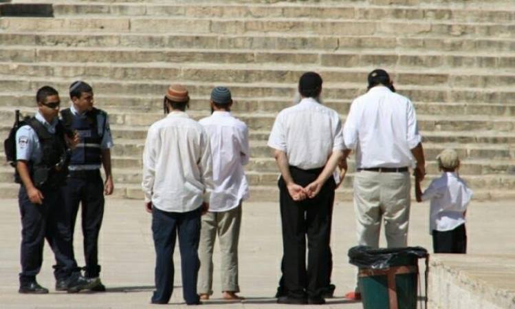 Ratusan Ekstrimis Yahudi Serbu Masjid Al-Aqsa